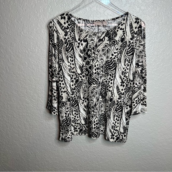 Chicos Pattern Design Blouse - Picture 2 of 9